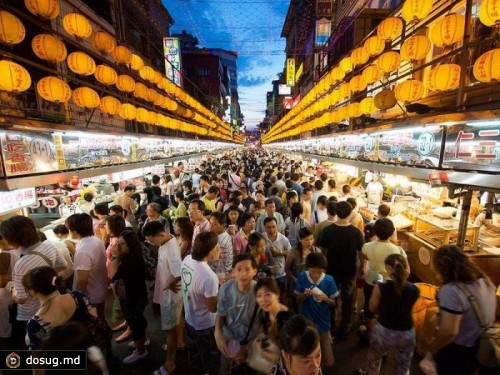 Ночной рынок Миаокоу в Тайване 
