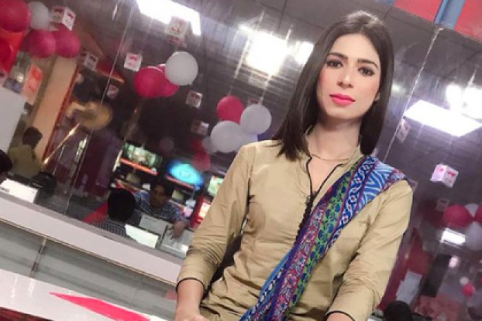 В Пакистане ведущим новостей впервые стал трансгендер