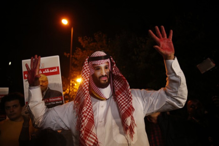Сыновья убитого саудовского журналиста рассказали о его вере в монархию