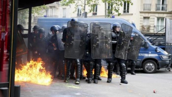 Французы собрали более €1 млн для пострадавших от манифестантов полицейских