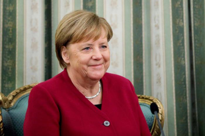 Меркель признала ответственность Германии за нацистов