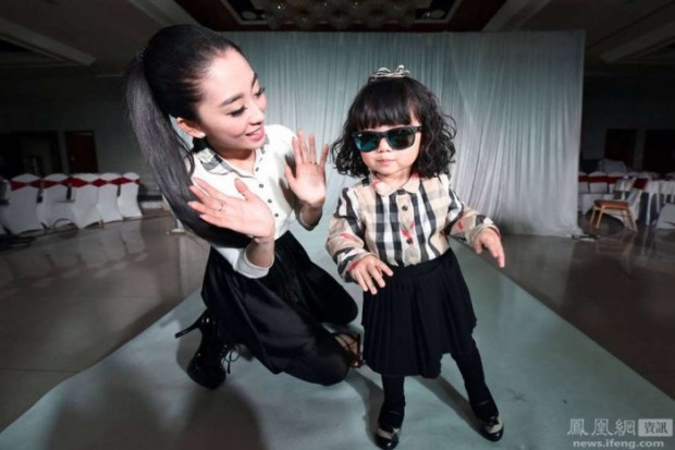 У двухлетней девочки из Китая гардероб стоимостью 200 тысяч долларов