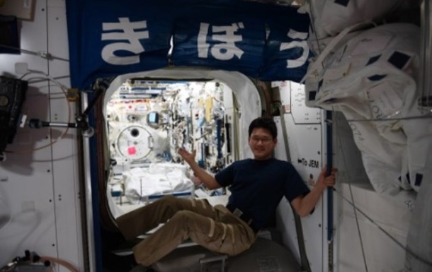 Японский космонавт извинился за фейк о своем небывалом росте