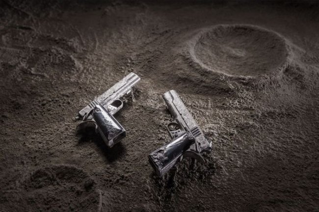 Пистолеты из метеорита стоимостью в 4,5 миллиона долларов каждый