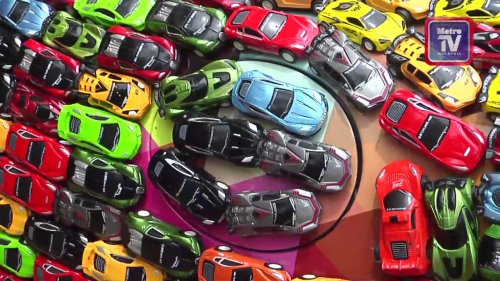 Коллекционер машинок Hot Wheels украсил свой Jaguar S-Type 4600 игрушками