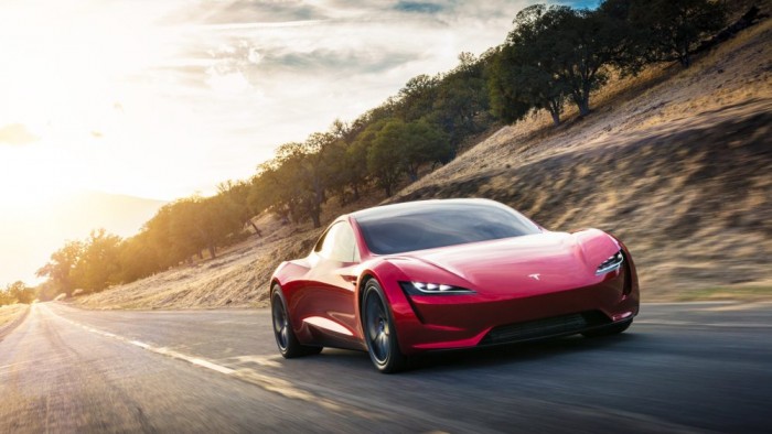 Самый быстрый в мире серийный электромобиль от Tesla