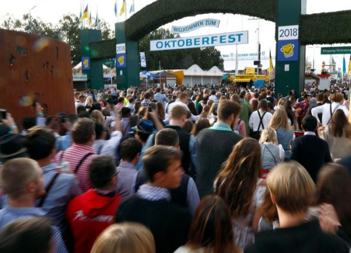 В Германии стартовал крупнейший в мире пивной фестиваль Октоберфест