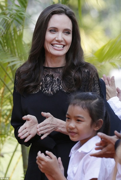 Анджелина Джоли впервые вышла в свет после развода