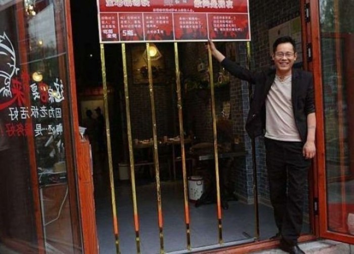 Китайский ресторан обещает бесплатно накормить худых клиентов
