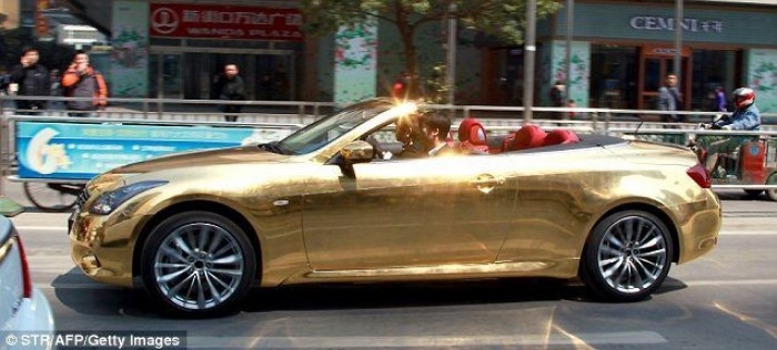 Автомобиль из чистого золота