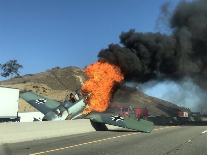 На калифорнийское шоссе упал истребитель Luftwaffe