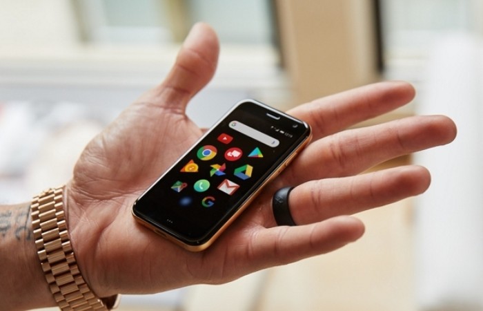 Создан самый маленький смартфон в мире