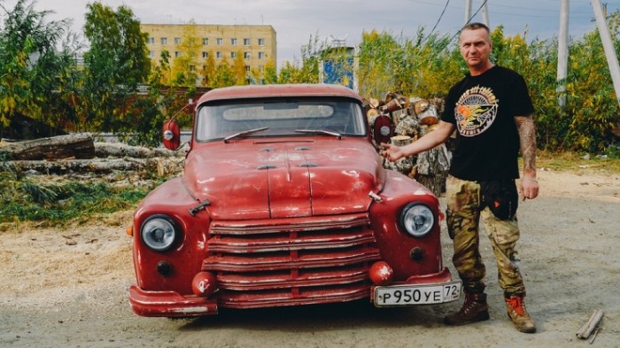 Тюменец превратил старый ГАЗ-52 во «Франкенштейна», разгоняющегося до 200 км/час