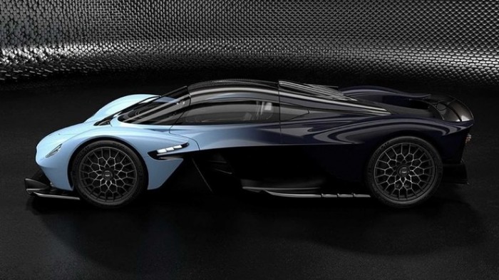 Гиперкар Aston Martin Valkyrie: новые изображения