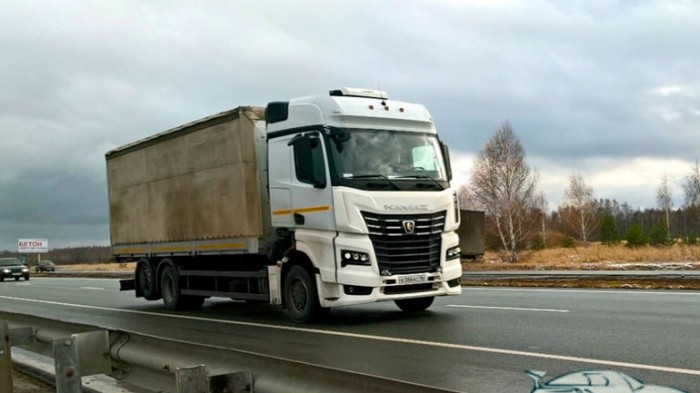 КАМАЗ вывел новый грузовик на дорожные тесты