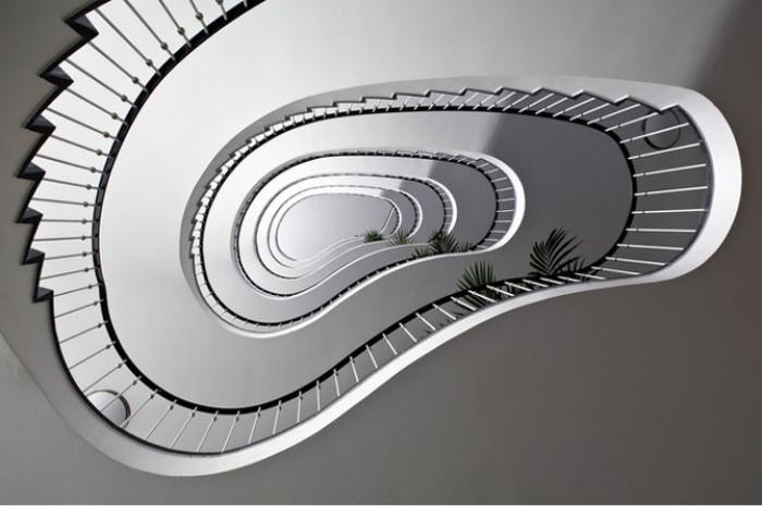 Невероятные безумные фотографии лестниц