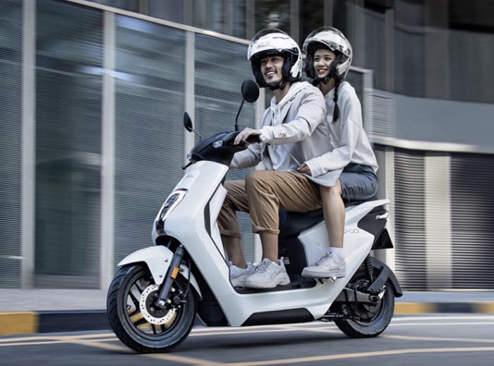 Японский электро-скутер за 1150 долларов