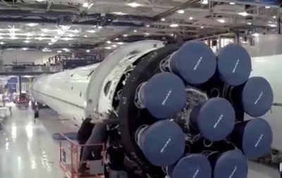 Илон Маск показал, как собирают ракеты Falcon
