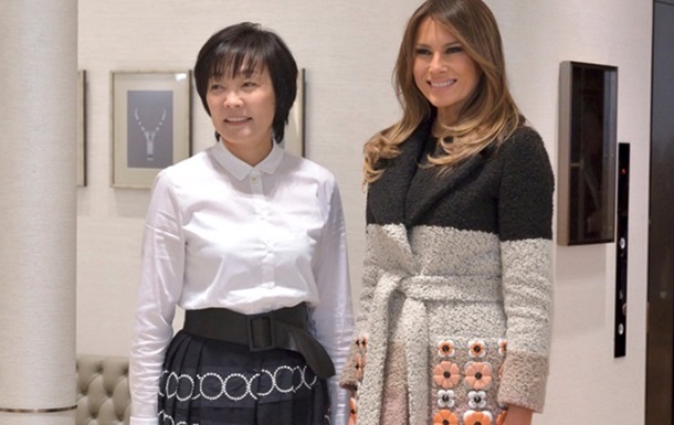 Мелания Трамп прибыла в Японию в стильном наряде