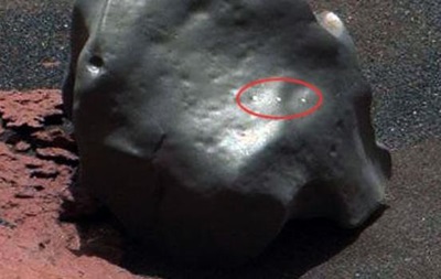 Марсоход Curiosity нашел еще один метеорит