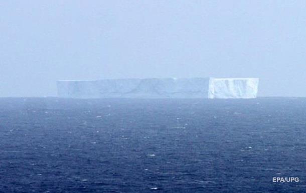 От Антарктиды откололся айсберг размером с город