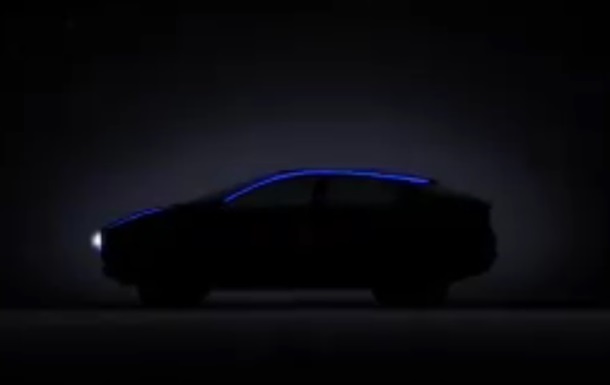 Nissan показал на видео загадочный хэтчбек