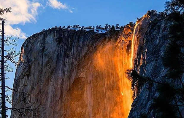 Завораживающий «Огненный водопад» в Калифорнии