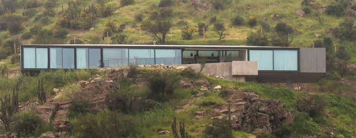 Дом на склоне холма в Чили