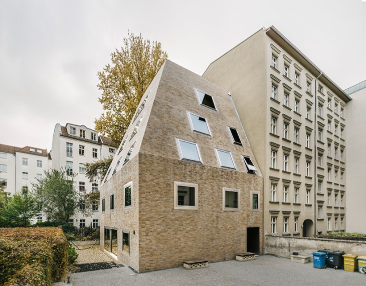 Жилое здание в форме пирамиды в Берлине