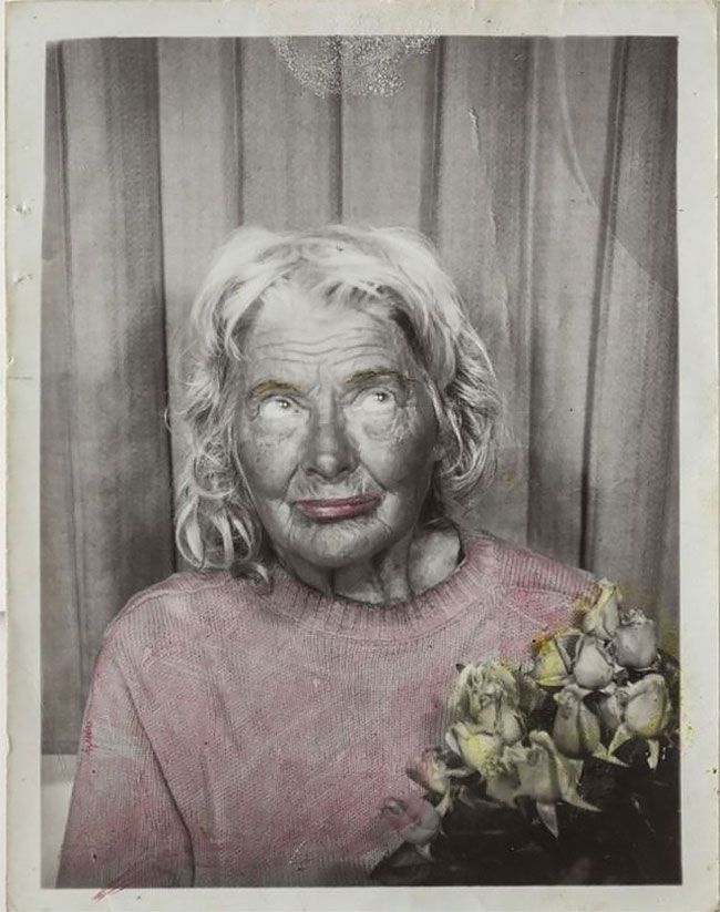 Селфи бездомной художницы, сделанные в 60-х годах в фотобудках