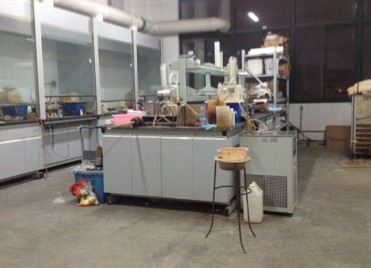Экскурсия в китайскую лабораторию по производству спайса