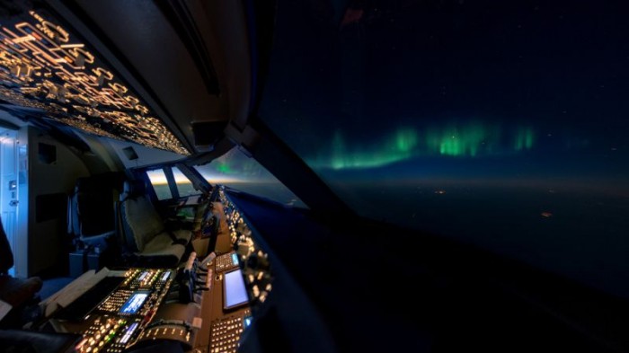 Потрясающие виды, открывающиеся из кабины пилотов Boeing