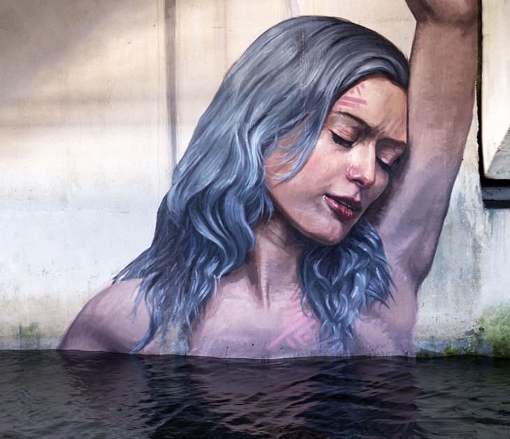 Девушки в воде в уличных картинах художника Hula