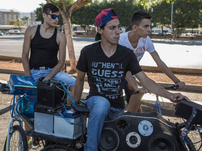 Прокачка звука на велосипедах от итальянских подростков