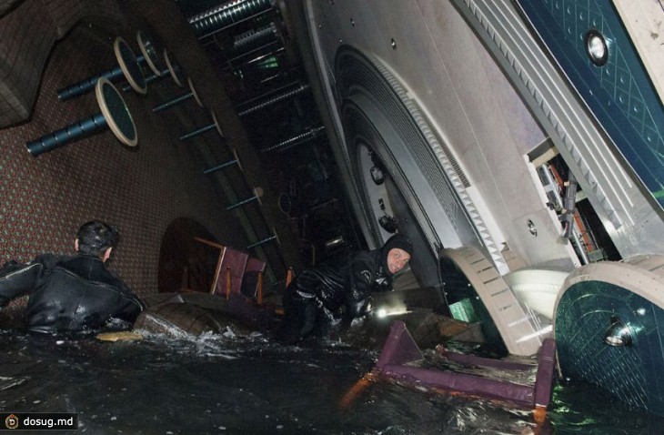 Под водой, внутри корабля полный хаос, 24 января 2012.