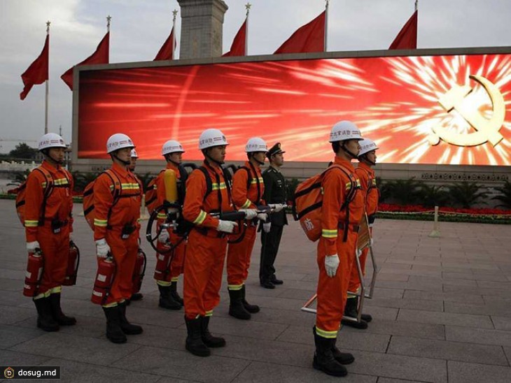 Самосожжение – крайне популярная форма протеста. Поэтому, когда в стране переходила власть к новому лидеру, в 2012 году, на центральных площадях Пекина для предотвращения актов самосожжения дежурили пожарные.