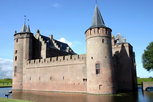 8. Замок Мюйдерслот, Нидерланды.