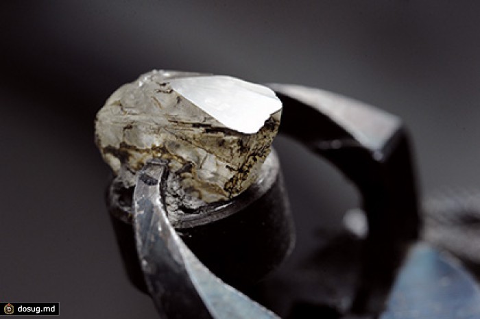 «Алроса» задумалась о продаже двух бриллиантов за миллион долларов