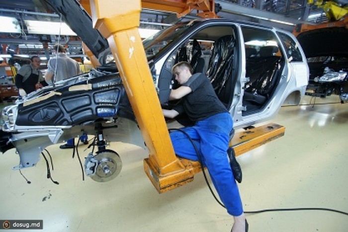 «АвтоВАЗ» осенью сократит производство машин на 25 тысяч единиц