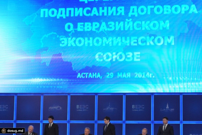 «Известия» узнали о планах отказа от доллара в Евразийском союзе