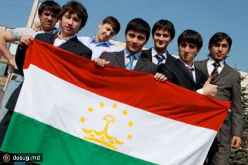 200-тысячному члену партии таджикского президента подарили мобильник