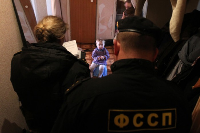Названа сумма списанных у россиян безнадежных долгов