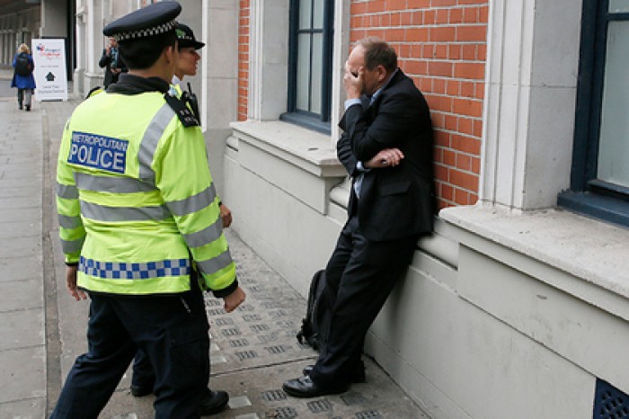 Британцам предрекли финансовый коллапс