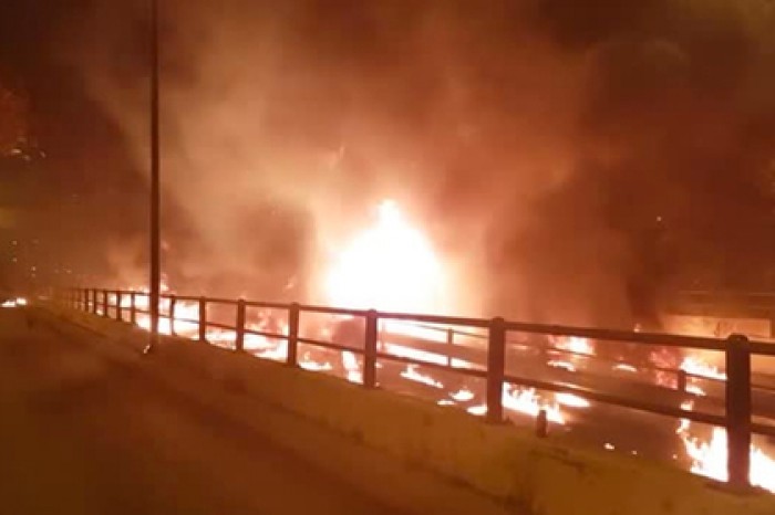 Греки отпраздновали Пасху взрывами в центре столицы