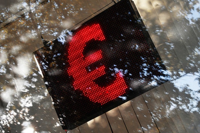 Курс евро превысил 80 рублей впервые за два года