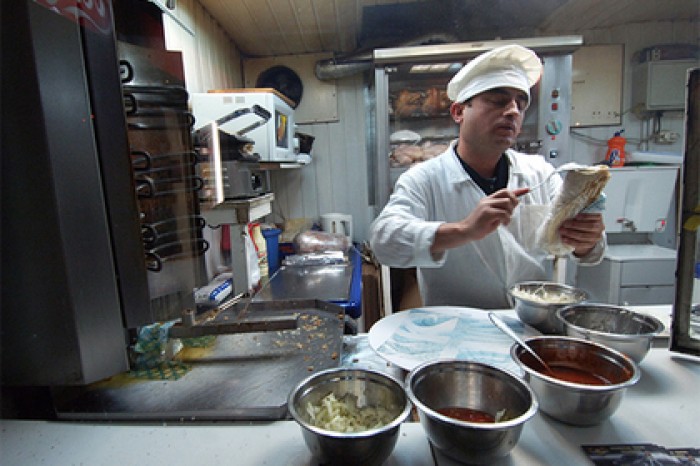 Кузен Дерипаски выведет шаурму на биржу