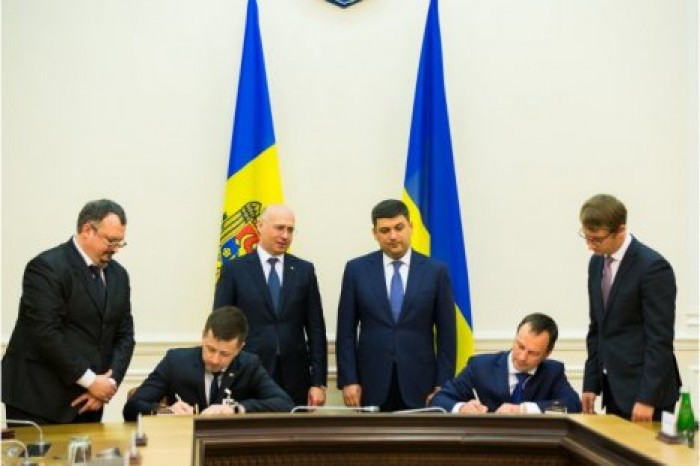 Молдова и Украина либерализуют воздушный и автотранспорт