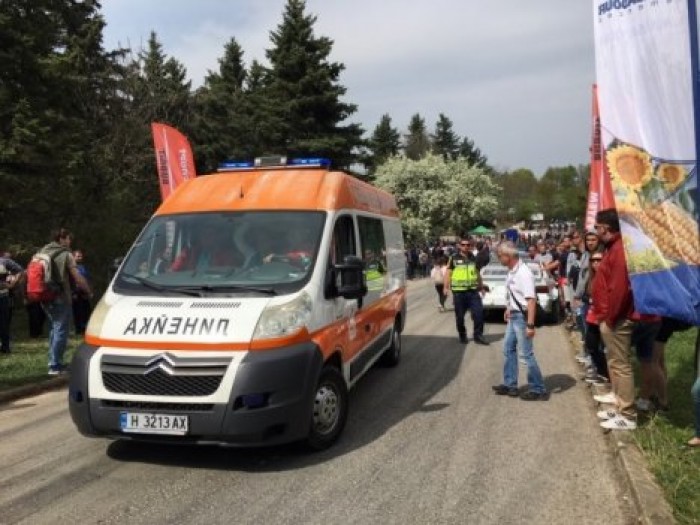 Спорткар врезался в зрителей на авторалли в Болгарии: пять человек пострадали