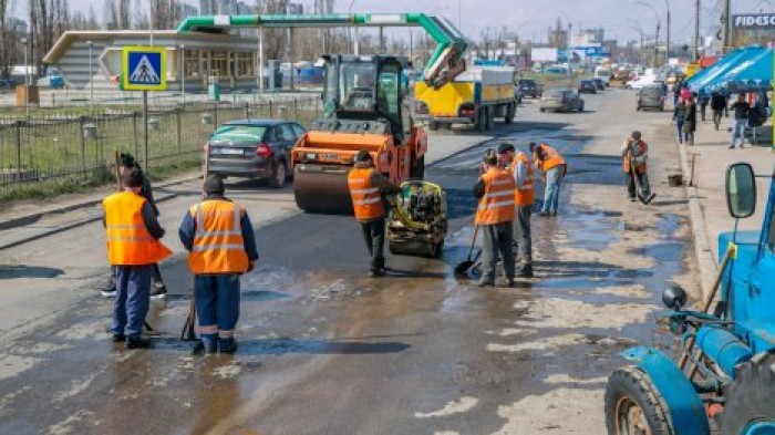 В Кишиневе уже отремонтировали 20 самых разбитых дорог