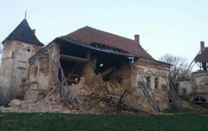Во Львовской области обвалилась стена старинного замка